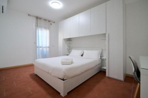 Xenia Apartments - Spacious and bright new flat with garden